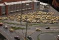 Viele Taxis warten auf Passagiere