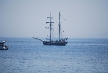 Ein schönes Seglschiff vor St. Peter Port