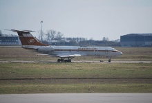 Eine alte Interflug Tu 134 vor dem Terminal
