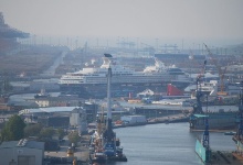Das Kreuzfahrtschiff 'Mein Schiff 2' in der Lloyd-Werft