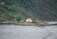 Einsame Hütten direkt am Fjord