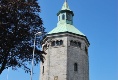 Ein kleiner Turm am Hafen