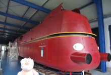 Eine schöne große, rote Lokomotive